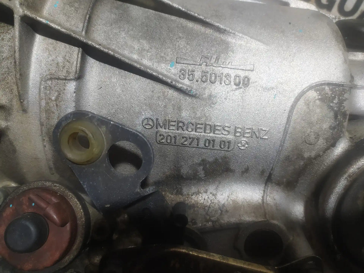 &nbsp;Boîte de vitesses automatique – Mercedes-Benz W201 (190) / W124 (260E, 300E) – Moteurs Essence – environ 1982-1993 Référence : 2012710101 (souvent écrite 201 271 01 01)