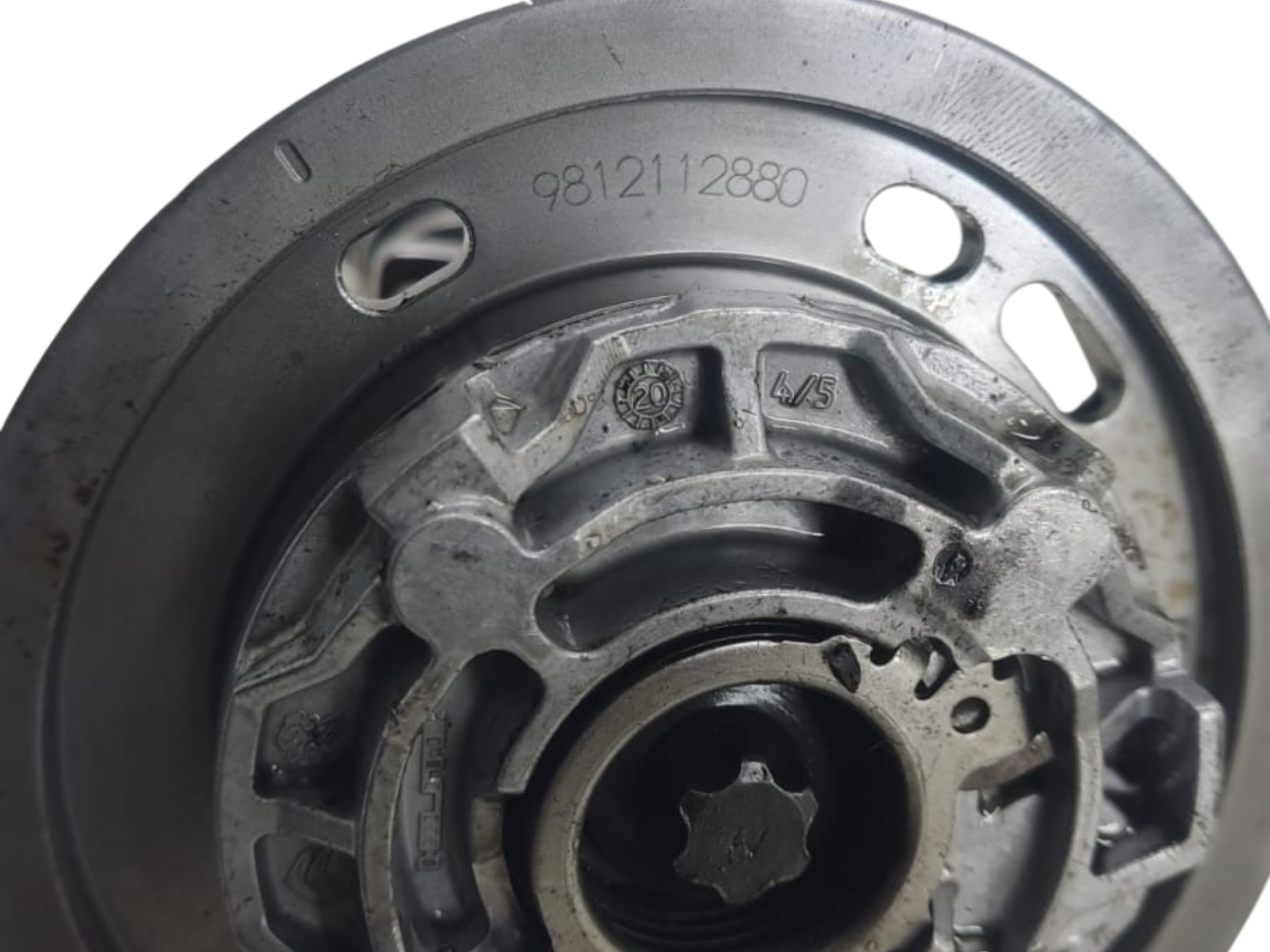 Arbre à cames Citroën C3  c-elysee corsa F 208 308 1.2 Vti 12V ET POULIE 98155821