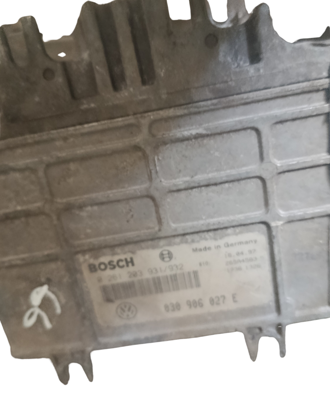 Calculateur moteur BOSCH – VOLKSWAGEN POLO III (6N1) 1.0 MPI – Année 1997 Réf. 030906027E