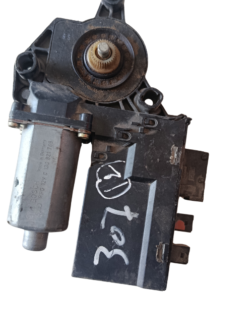 Moteur de lève-vitre avant droit – Peugeot 307 (1ère génération) – 2001-2008