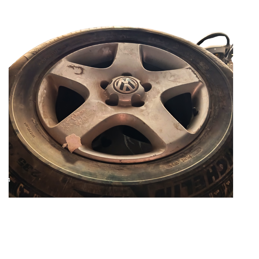 4 GENTES ALU  + PNEU TWAREG 245/65R17