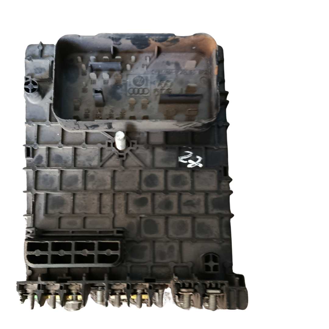 Boîtier de fusibles ref 0001683V001 (module de distribution Smart Fortwo I) 0.6