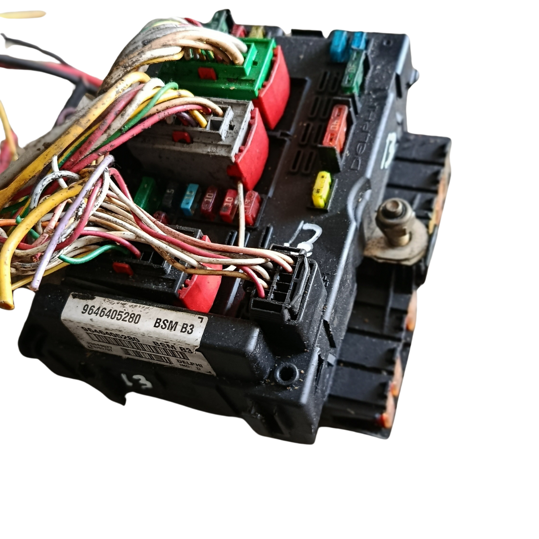 Boîtier de fusibles BSM B3 – ref 9646405280 206 307 406 XSARA C5 BERLINGO 2.0 HDI  DELPHI
