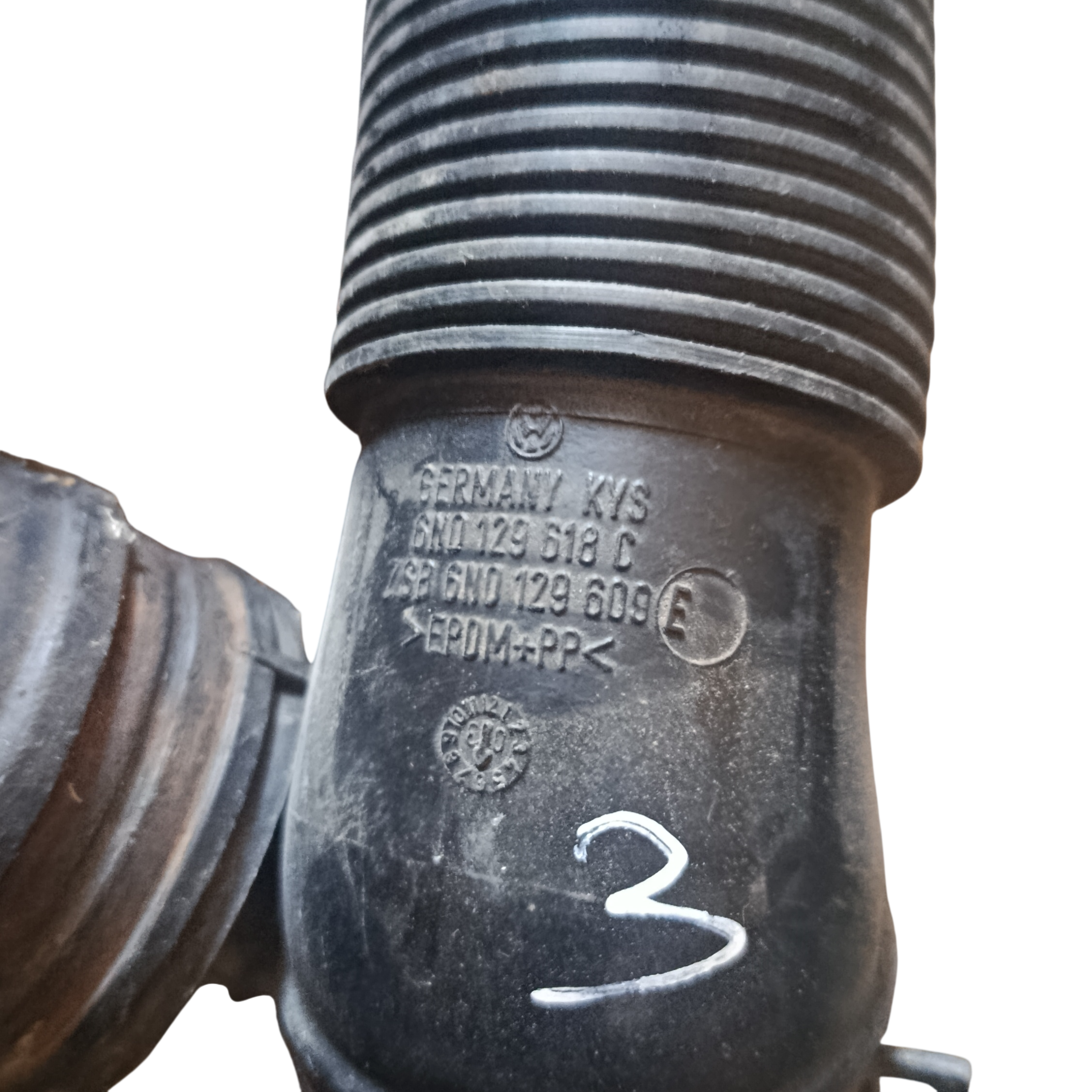 Tuyau d'admission d'air – Volkswagen Polo III (6N/6N2/6NF) – 1.4 60 ch – 1999-2001
