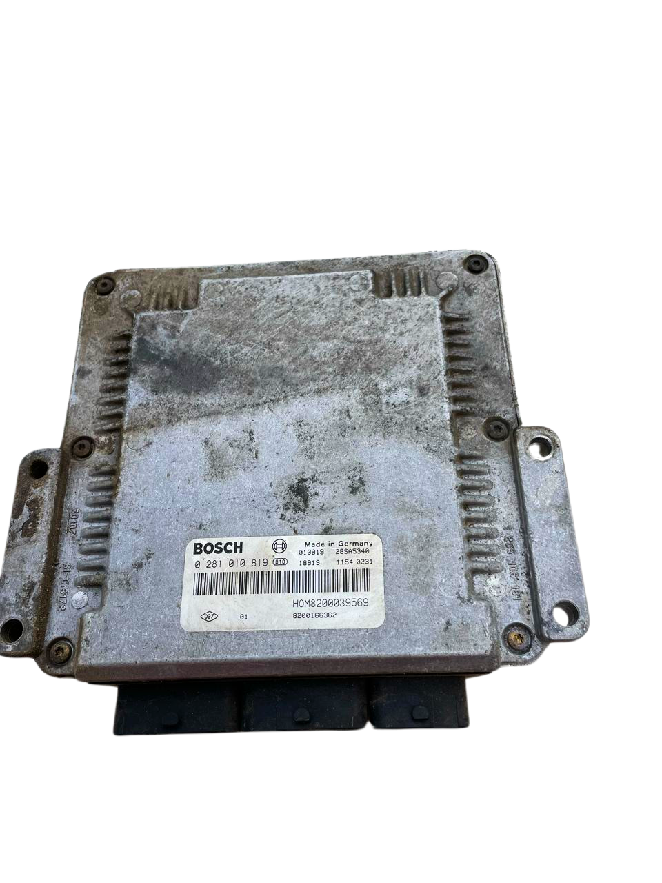 Calculateur 0281010819, 8200039569, 8200166362  Bosch / MEGANE SCENIC   LAGUNA dacia  1.9