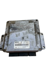 Calculateur 0281010819, 8200039569, 8200166362  Bosch / MEGANE SCENIC   LAGUNA dacia  1.9