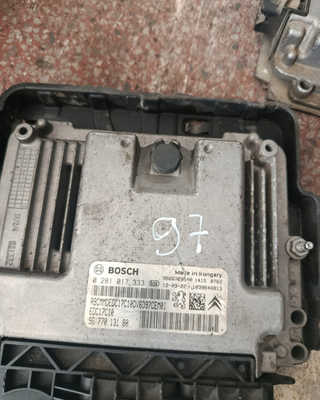 Calculateur moteur Bosch  Réf. 0281017333 /207 207cc 308 308 3008 partner c3 c4 ds4 ds3 berlingo b9/1.6 hdi (Copie)