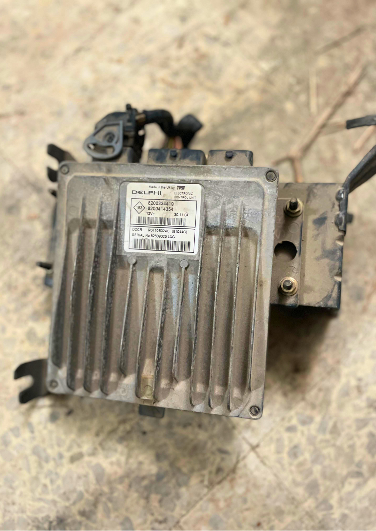 Calculateur 8200334419 8200414354 R0410B024C Renault Delphi megane scenic 1.5