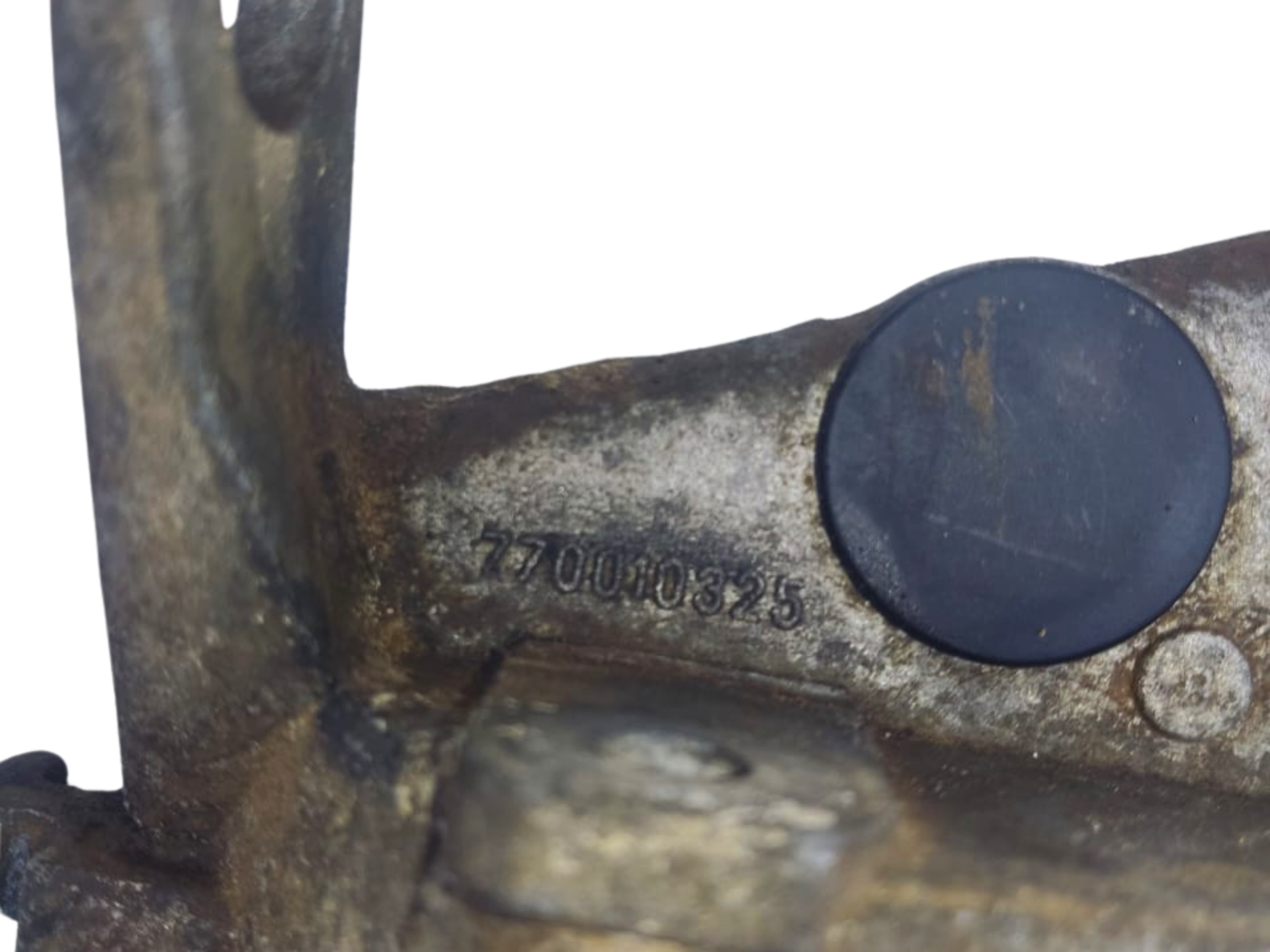 770010325 Support moteur gauche (côté courroie) – Silent-bloc caoutchouc + tôle acier – moteurs Renault D7F / D7D 1.2 8 soupapes /clio 2/ kangoo 1/ twingo 1 / express /